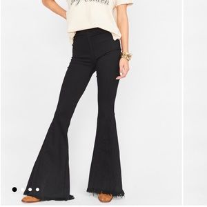 Show Me Your MuMu Berkeley Bells in Black